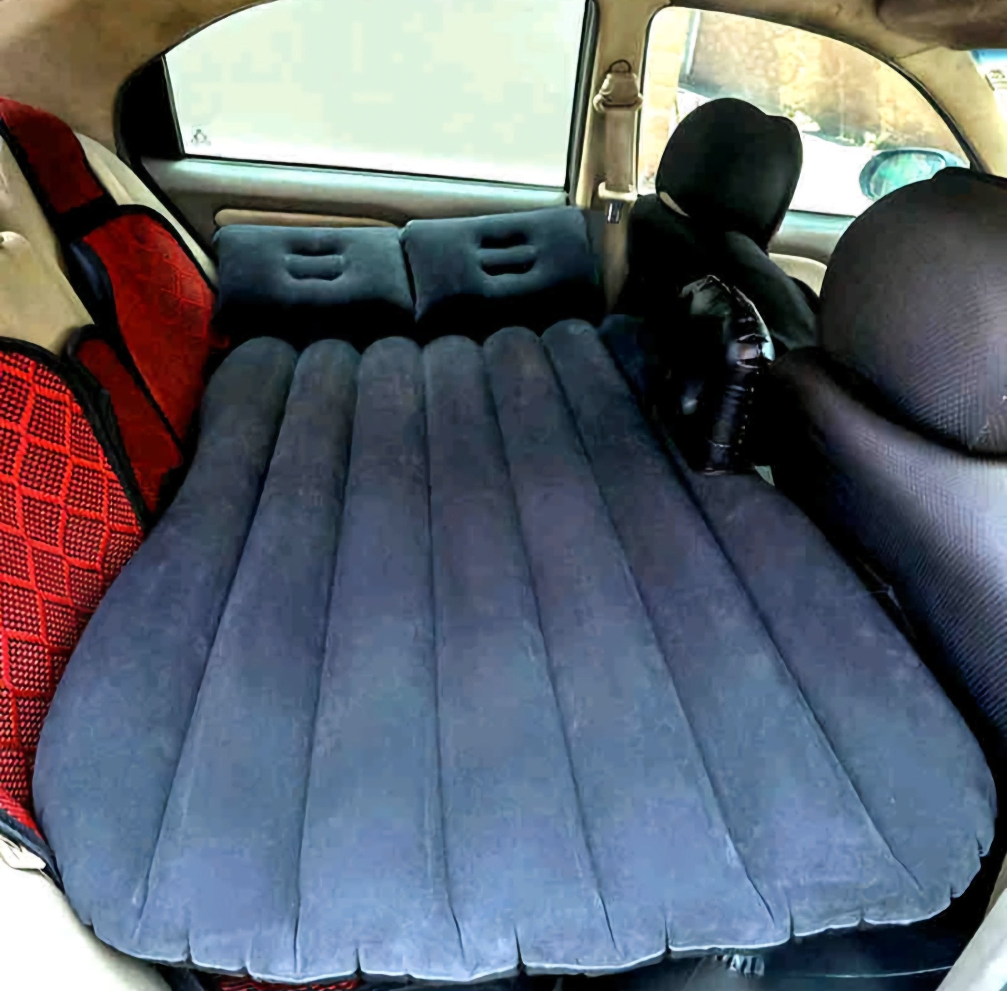 Auto Dušek sa Pumpom i Jastucima
