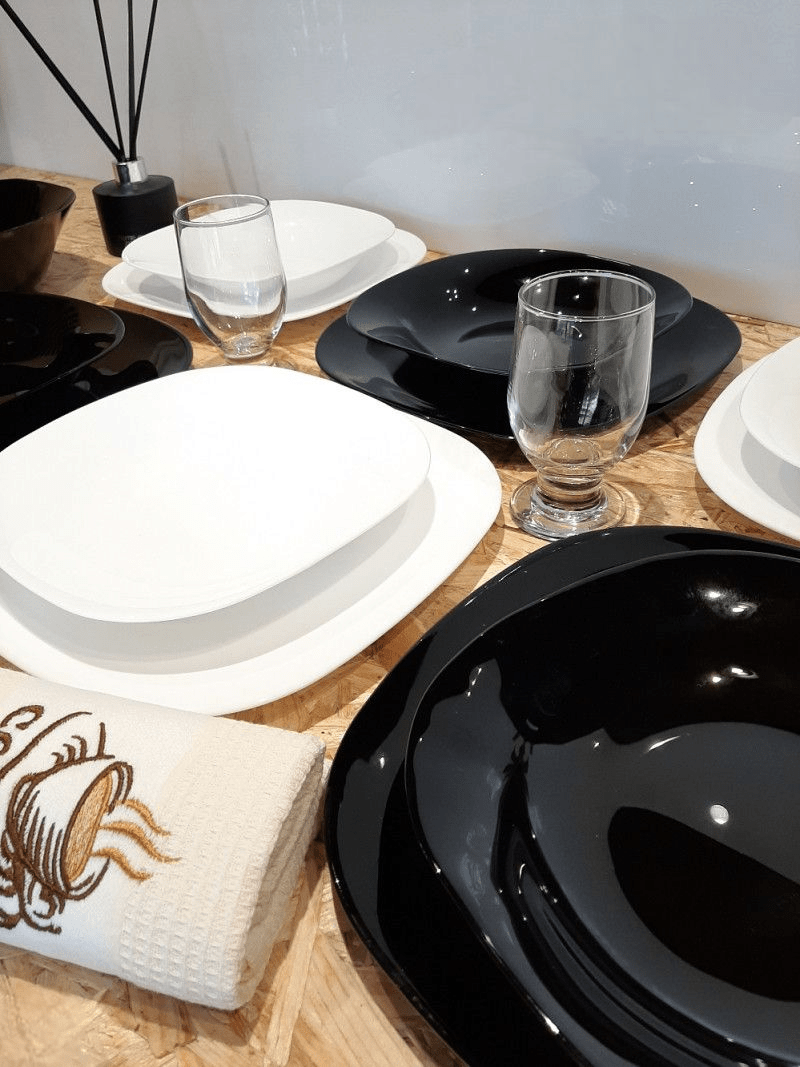 Crno-Bijeli Arcopal Set Posuđa 18/1